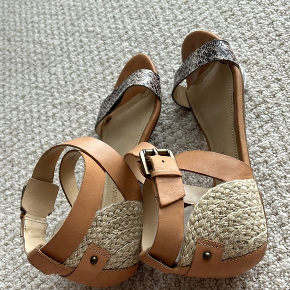 Enzo Angiolini sandals in size 5 1/2 with crisscross ankle straps - Picture 5 of 10
